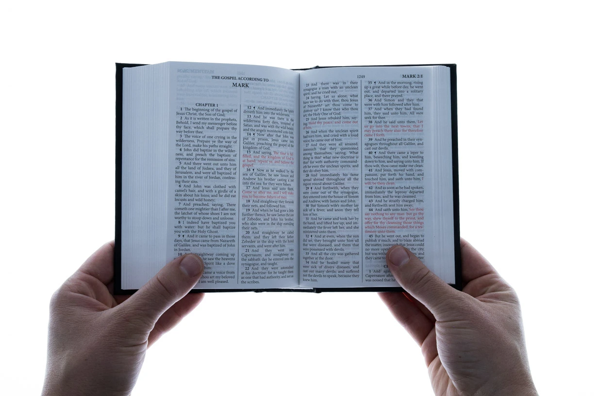 KJV Compact Bible Hardcover 5 KJV Compact Bible Hardcover - Image 3