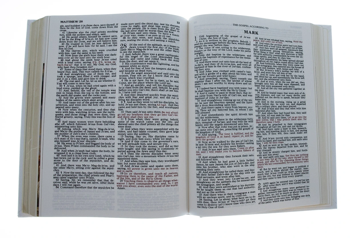 Holman Bible Publishers KJV Holman Family Bible-White Bonded Leather, Deluxe Edition 6 Holman Bible Publishers KJV Holman Family Bible-White Bonded Leather, Deluxe Edition - Image 4