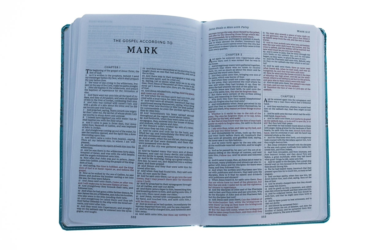 Thomas Nelson KJV, Deluxe Gift Bible, Blue Imitation Leather 6 Thomas Nelson KJV, Deluxe Gift Bible, Blue Imitation Leather - Image 4