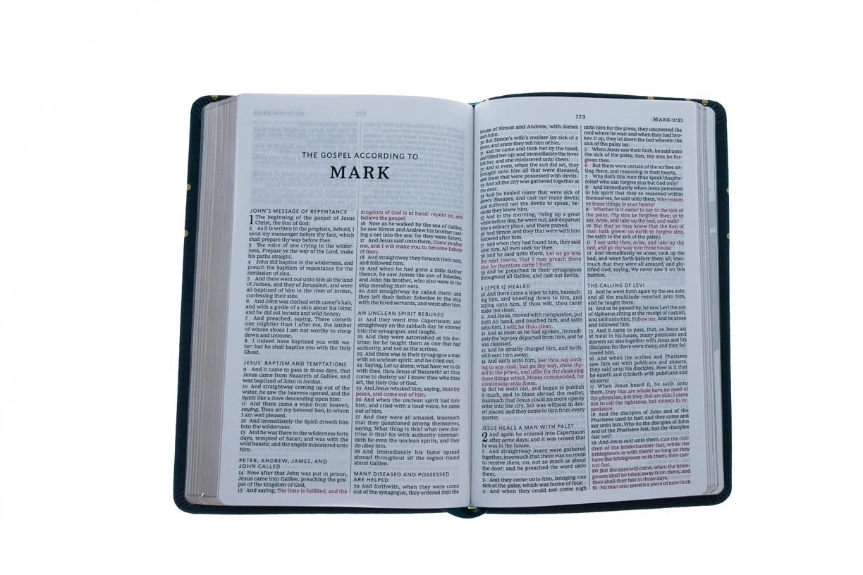 Thomas Nelson KJV, Thinline Bible Youth Edition, Leathersoft, Blue 6 Thomas Nelson KJV, Thinline Bible Youth Edition, Leathersoft, Blue - Image 4