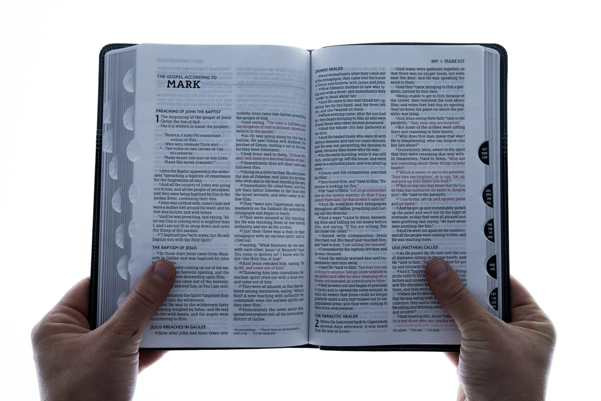 Zondervan NASB, Thinline Bible, Leathersoft, Black, 1995 Text, Thumb Indexed 6 Zondervan NASB, Thinline Bible, Leathersoft, Black, 1995 Text, Thumb Indexed - Image 4