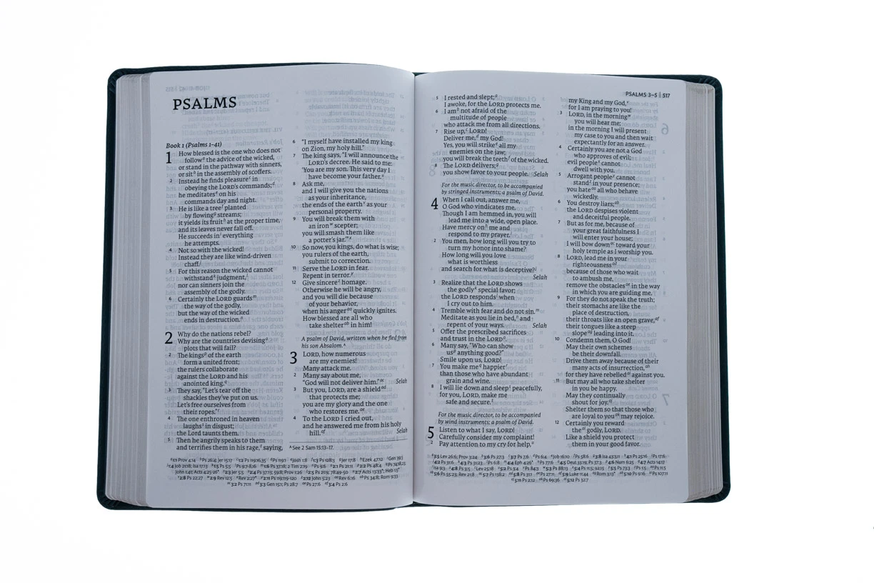 Thomas Nelson NET Bible, Thinline Reference, Large Print, Leathersoft, Teal 5 Thomas Nelson NET Bible, Thinline Reference, Large Print, Leathersoft, Teal - Image 3